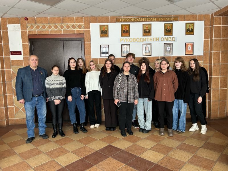 Профориентационная встреча студентов с полицейскими прошла в ОМВД России по городу Выксе